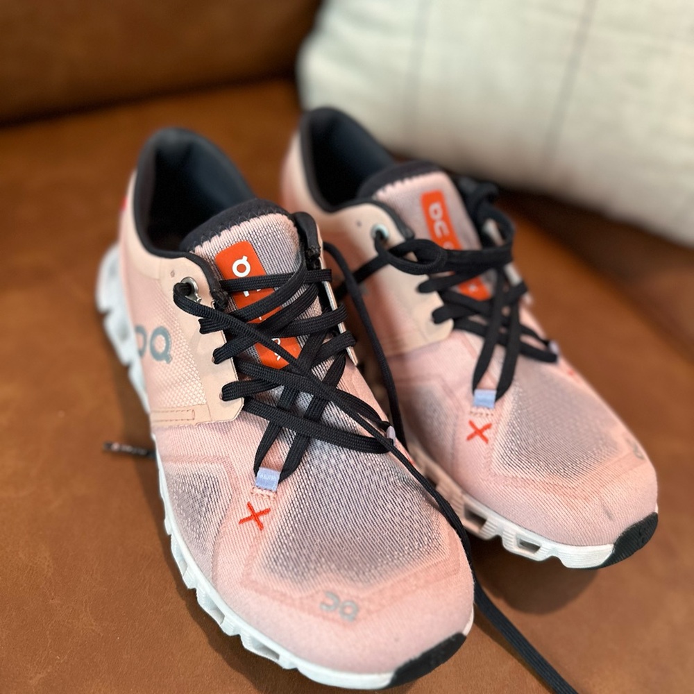 On Cloud X 3 Running Shoes Women's Size 6.5 Shoes